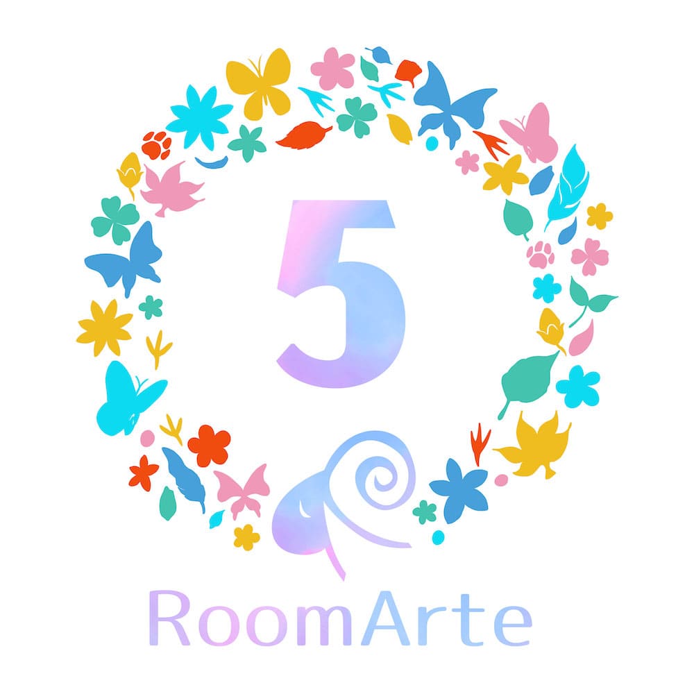 roomarte5周年ロゴ